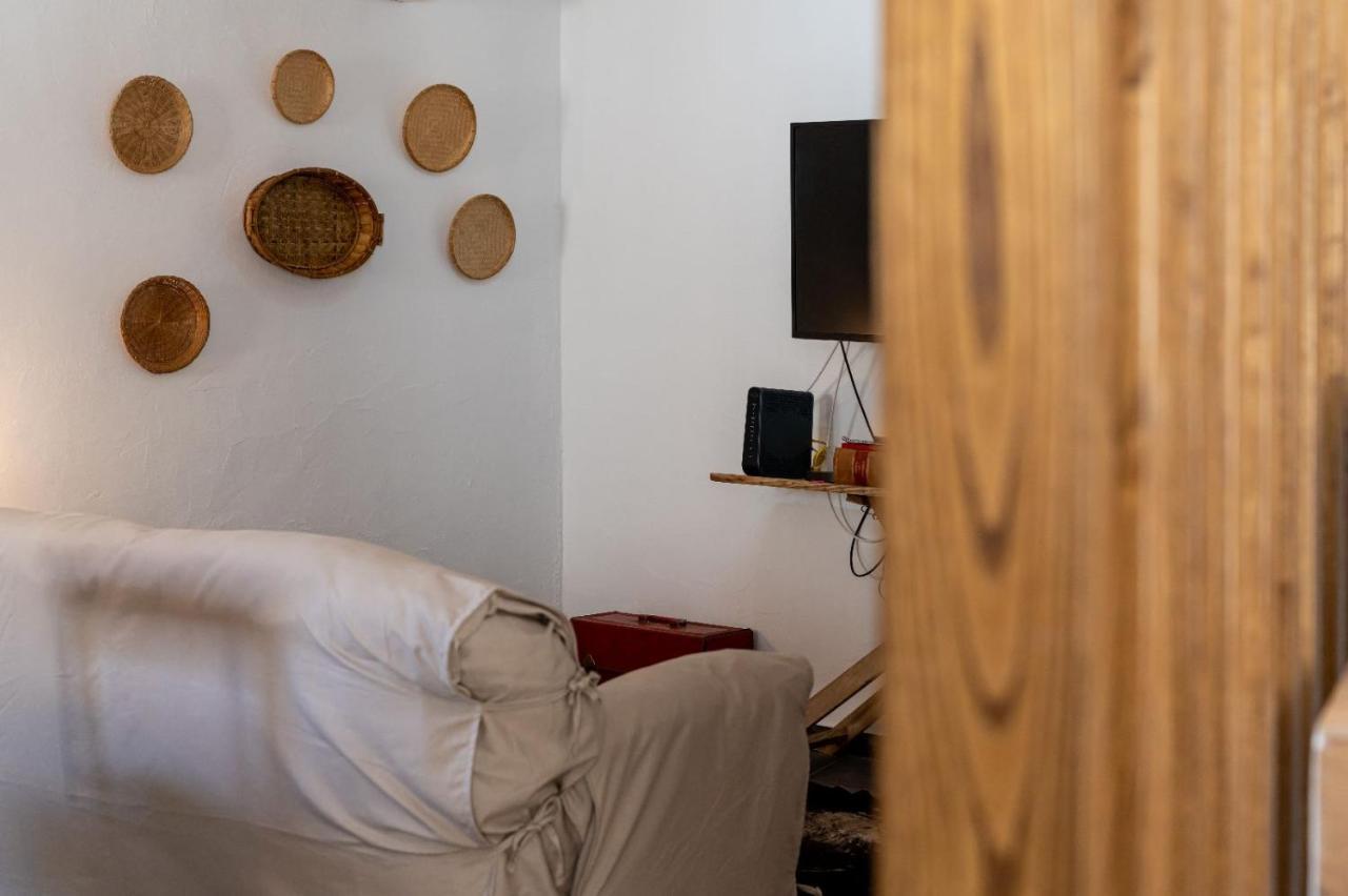 Casa Estabulo- Cozy Rustic Farmhouse Loft Touro Estombar Exterior photo